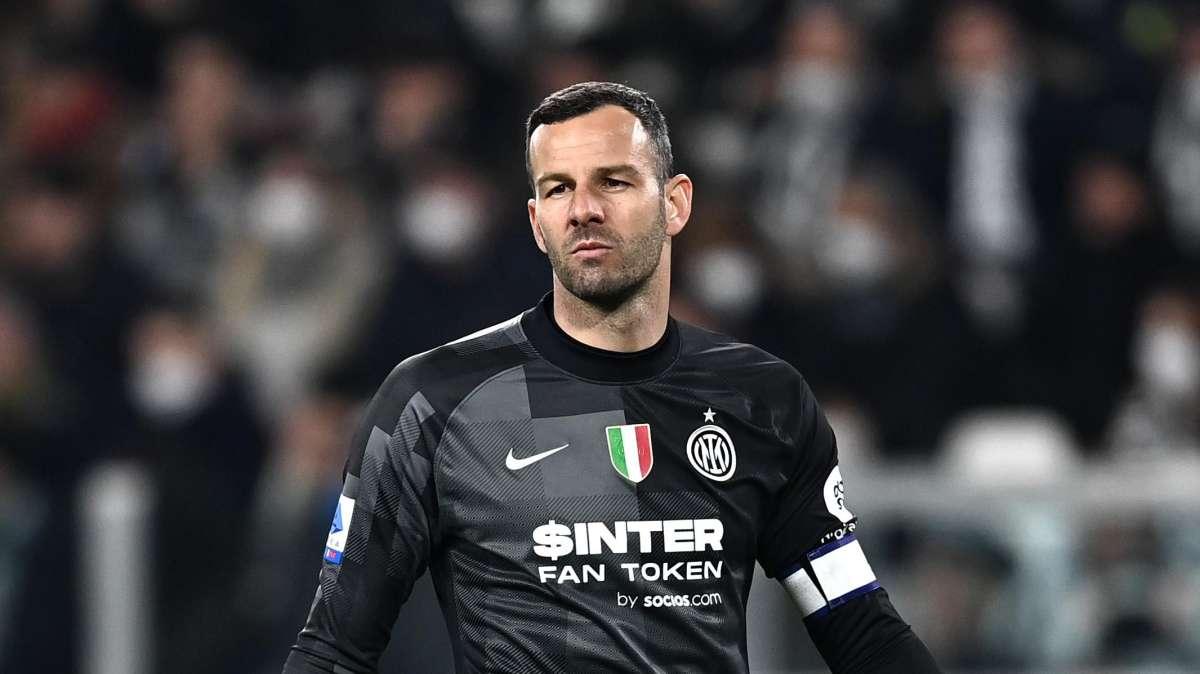 Inter, ufficiale il rinnovo di Handanovic fino al 30 giugno 2023