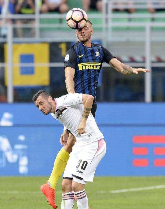 Palermo, Nestorovski incontra i tifosi allo store