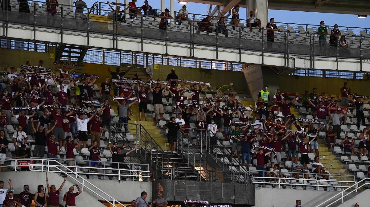 Torino con il lutto al braccio per Borla 