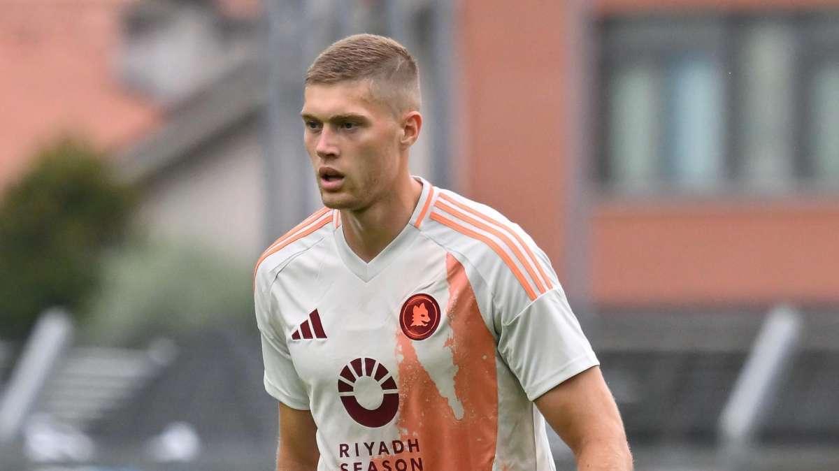 Serie A: Roma avanti sul Genoa all'intervallo grazie a Dovbyk 