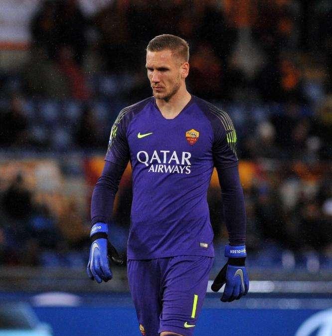 Roma: via Olsen e Defrel, domani le ufficialità 