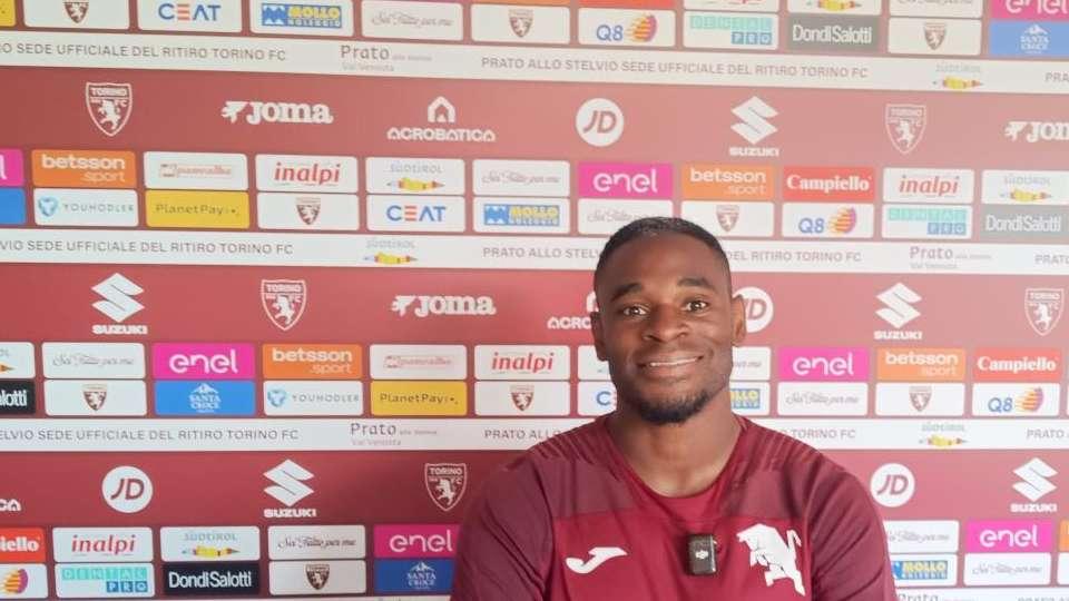 Zapata: “Non vedo l’ora di segnare il primo gol: l’obiettivo è la doppia cifra. Più che capitano mi considero un leader e un esempio per i compagni. Al Toro c’è un ambiente molto positivo”