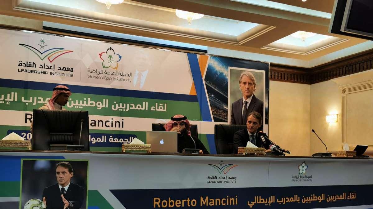 Italia, Mancini: "Molte scelte in attacco ma ci sono delle gerarchie da rispettare"