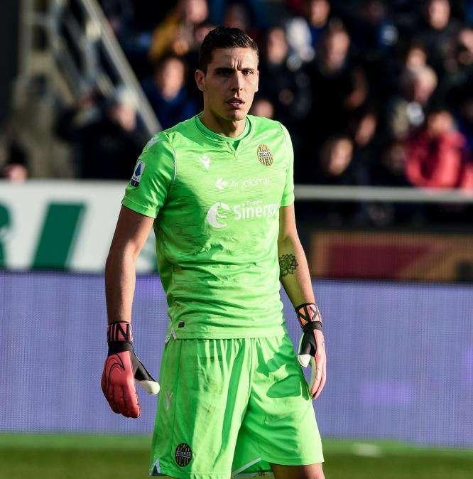Toro, attento a Silvestri. Il portiere dell'Hellas è in gran forma