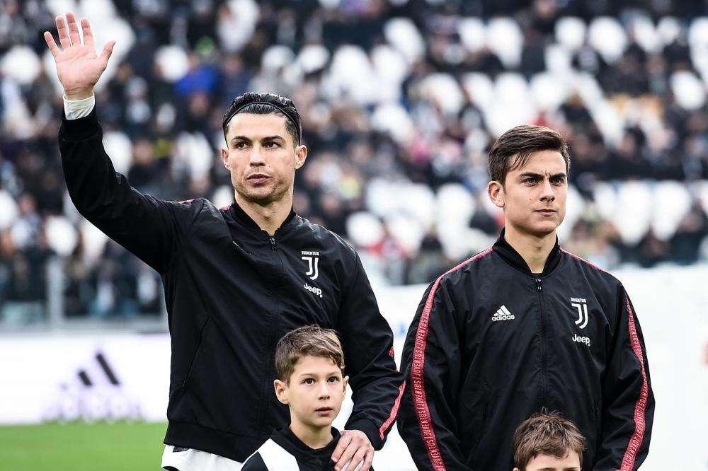 Ch L, le formazioni ufficiali di Lione-Juventus: Ekambi e Dembélé per Garcia. Sarri con il tridente Cuadrado-Dybala-CR7 