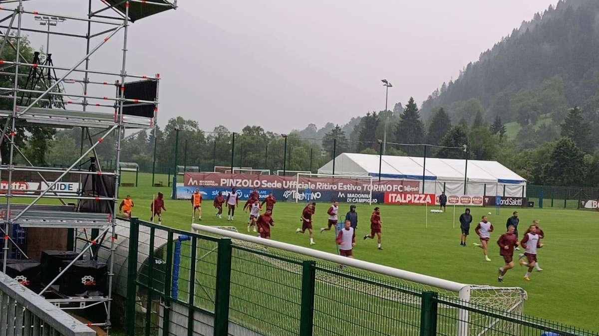 LIVE – Allenamento pomeridiano sul possesso palla. Juric fa sentire la voce: "Non sbagliare", "Scarico" e incita: "Vai, vai"