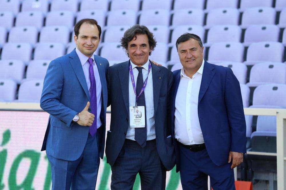 LA FOTOGRAFIA, Cairo con la dirigenza viola 