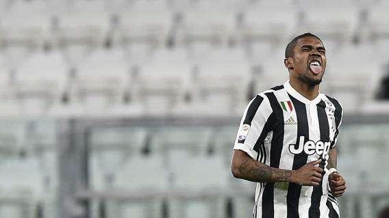 Juve, Douglas Costa: "Questo derby sarà un clasico"