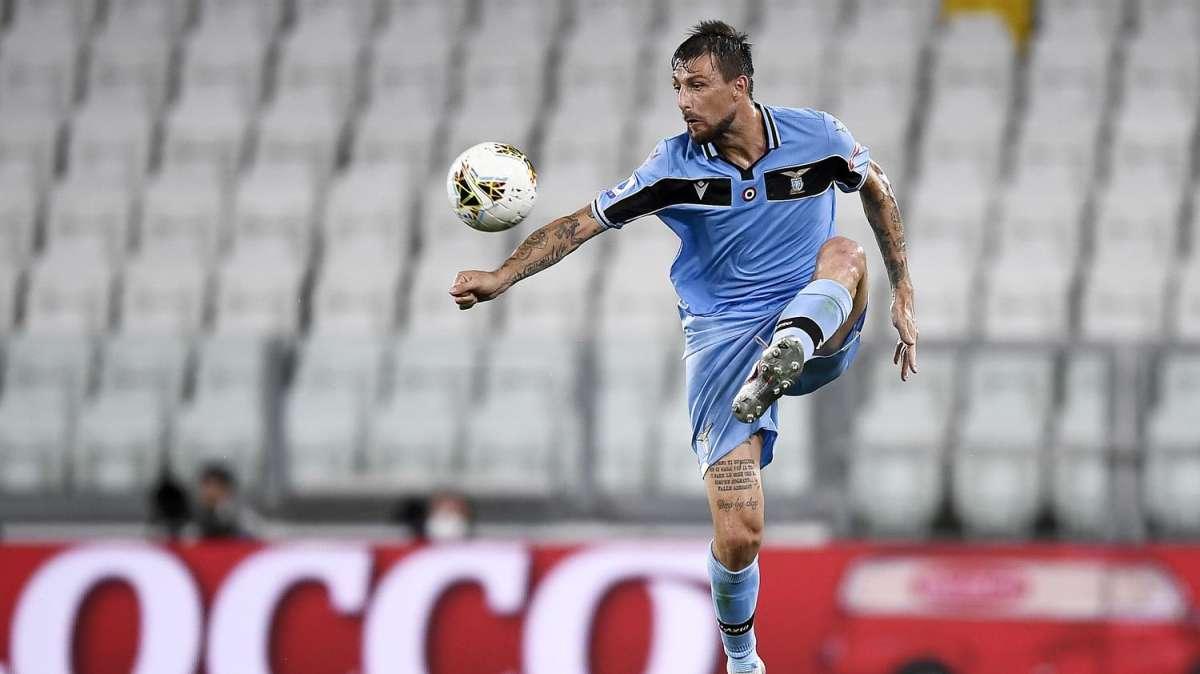 L'Inter punta Acerbi se parte Godin. Addio a Izzo?  