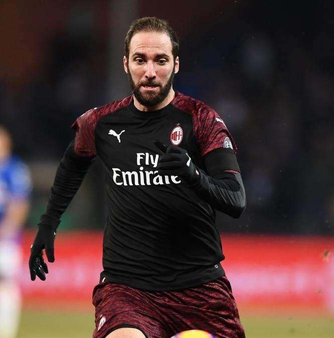 Roma, Petrachi prepara la proposta per convincere Higuain