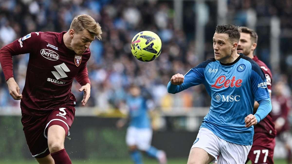 Cairo ha respinto i primi attacchi per Shuurs di Napoli e Liverpool, ma ci sarà il rilancio dei Reds