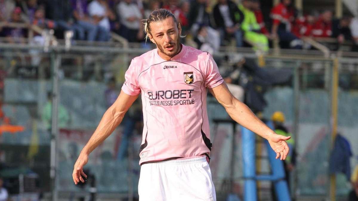 Balzaretti "danza" fuori dal campo 