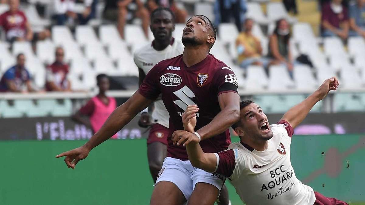 Toro-Lazio, sfida nella sfida: Bremer e Acerbi eccellono nel recupero palla