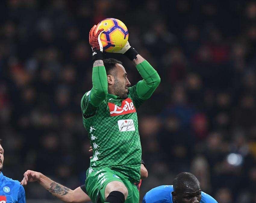 Napoli, migliorano le condizioni di Ospina, oggi lascerà la clinica 