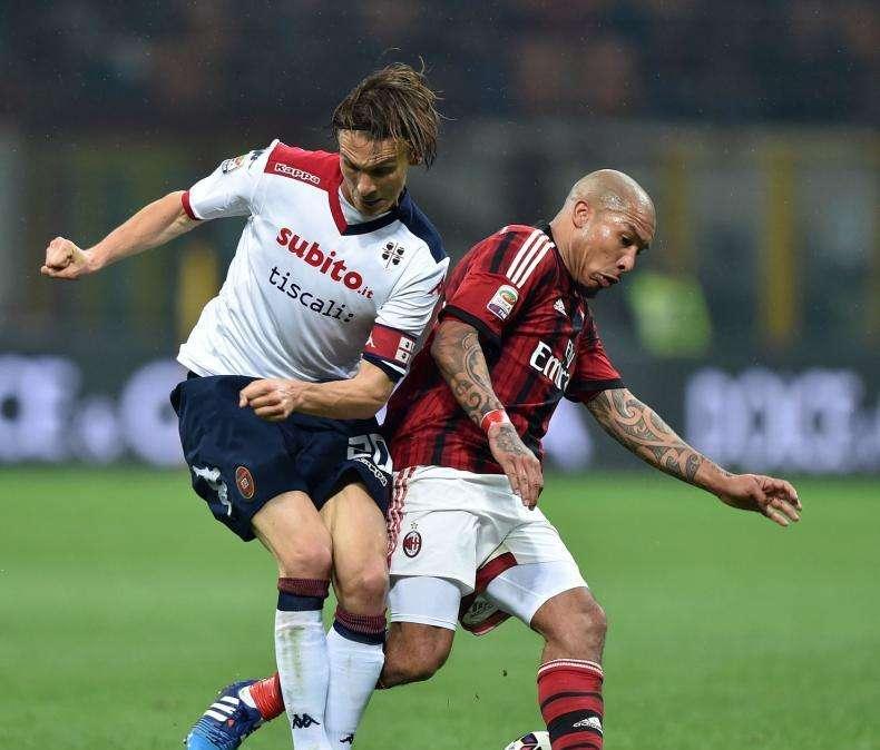 Intrigo Ekdal, Napoli e Cagliari si accordano. Ma lui vuole l'Amburgo