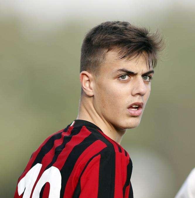 Daniel Maldini dal ritiro dell'Under-18: "Sogno la Nazionale maggiore. Papà Paolo mi dice di stare coi piedi per terra"