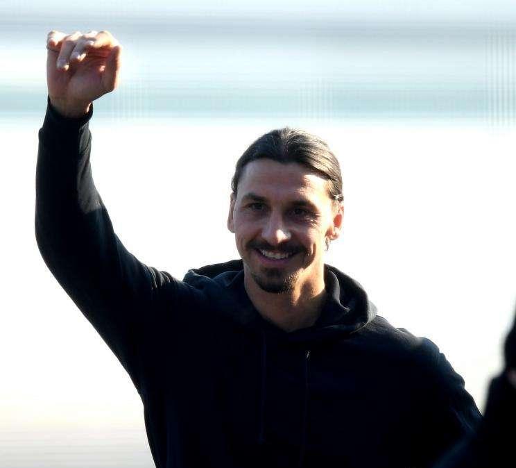 Ibra ha firmato. Scelta la maglia numero 21 