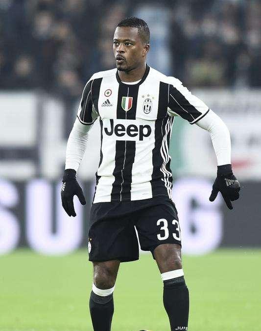 Juventus, Evra: "Vincere il sesto campionato di fila per entrare nella storia"