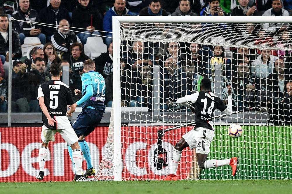 Serie A, Juventus-Atalanta 0-1 e Napoli-Inter 1-0 alla fine del primo tempo