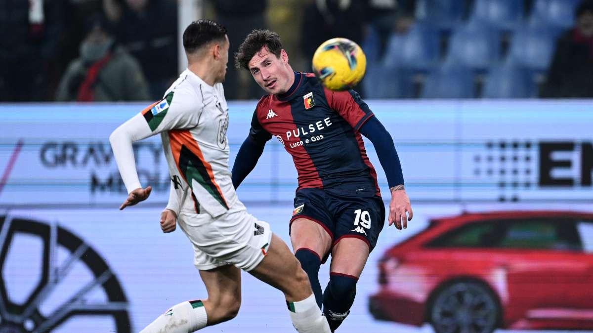 Pinamonti via da Genova. Difficile il riscatto 