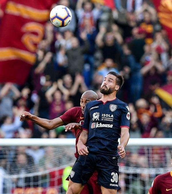 Cagliari, incubo Pavoletti: altri sei mesi di stop per l'attaccante