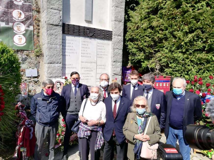 Commemorazione Grande Torino, a Superga Cairo ha letto i nomi degli invincibili