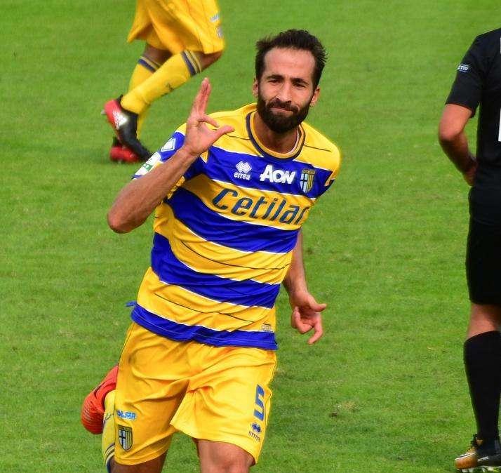 Il Livorno insiste per Di Cesare. Tiepido l'ex-difensore granata