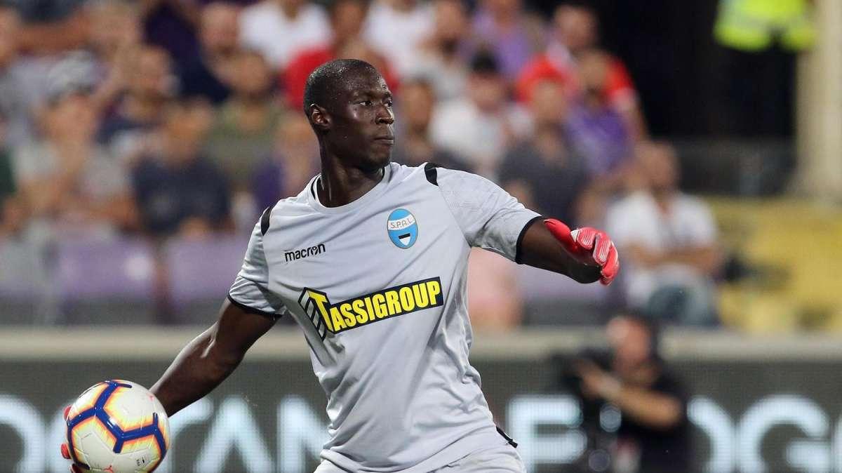Attenzione, in Francia qualcuno vuole tentare Sirigu 