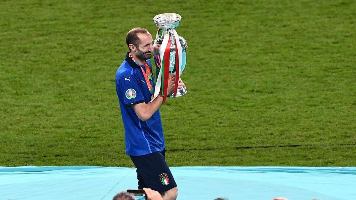 Chiellini rinnova il contratto con la Juventus