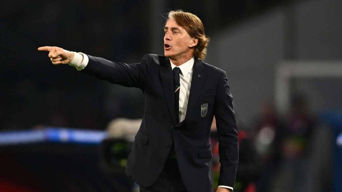 Mancini lancia l'allarme: "In Italia giocano troppi stranieri"