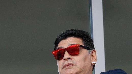 Dietrofront di Maradona: resta alla guida del Gimnasia