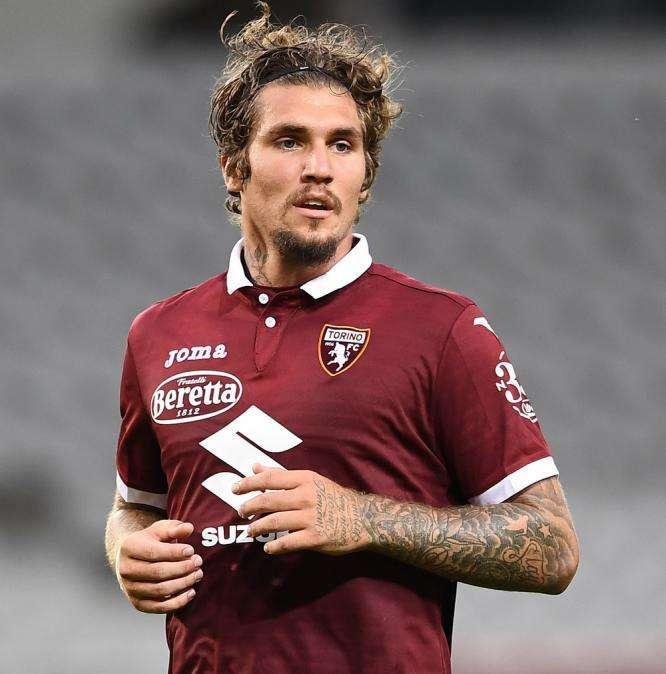 Il confronto delle pagelle di Lyanco contro la Juventus
