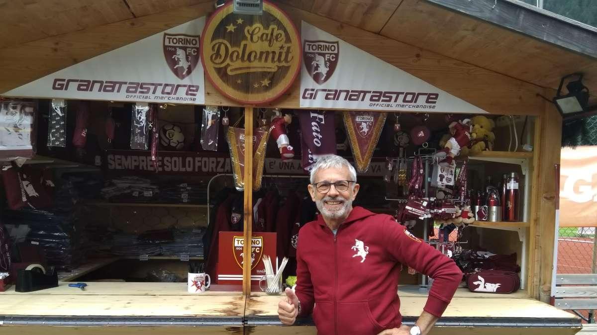 Un successo i maglioni natalizi granata, grazie a giocatori e presidente 