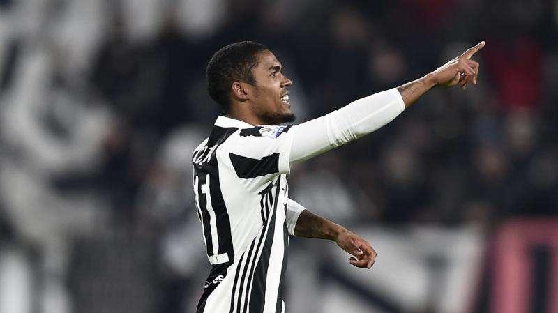 Juve, Douglas Costa: "Contento per il gol. Qui siamo tutti importanti"