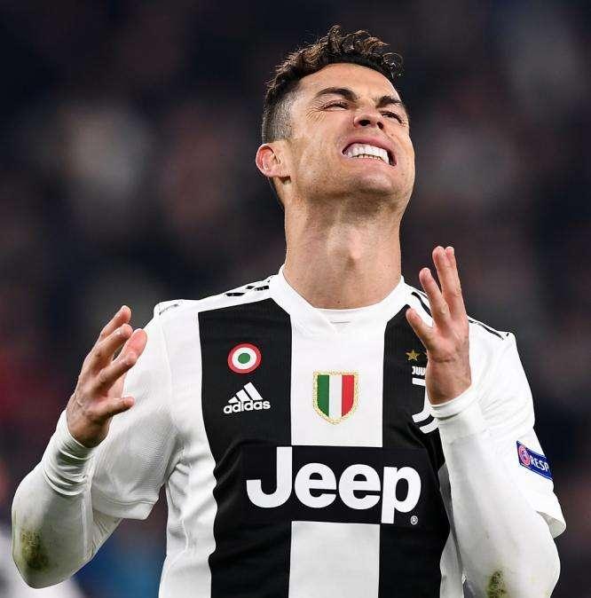 Infortunio a CR7: tre partite fuori per la stella bianconera?