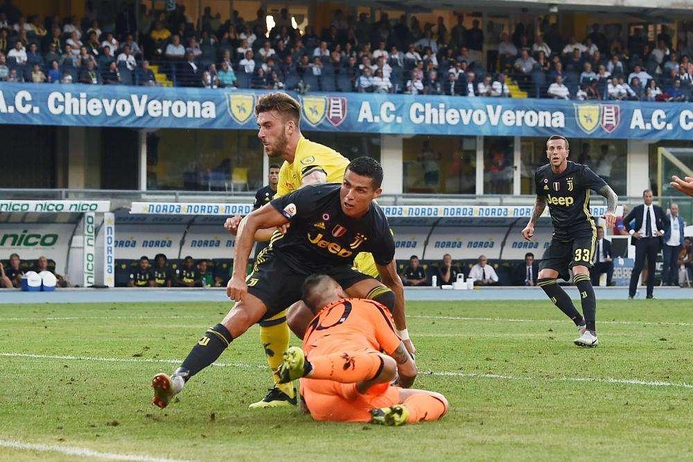Sorrentino sdrammatizza dall'ospedale dopo lo scontro con CR7