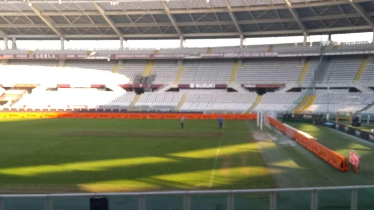 Nylon come al Camp Nou per legare le zolle. Al Grande Torino c’è un gigante in campo