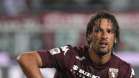 Amauri: “Mi manca poco a fare gol, la palla deve superare la linea”