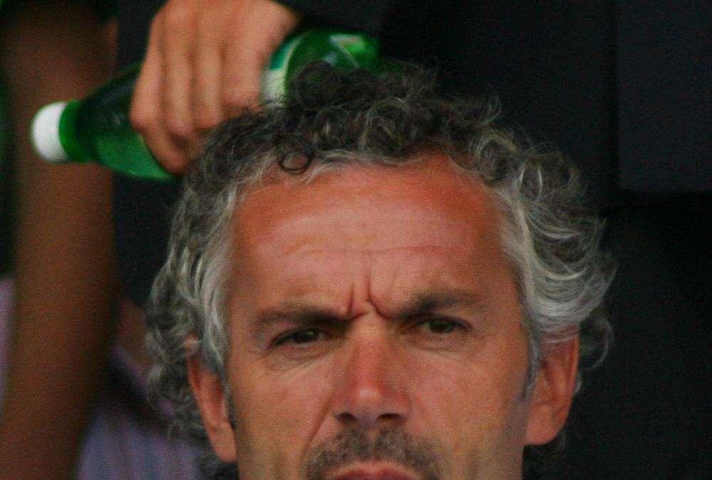 Niente De Biasi, al Cagliari va Donadoni 