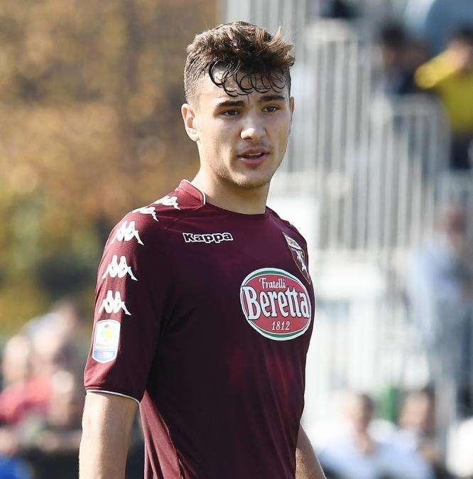 Una neopromossa dalla Serie B su un giovane difensore granata