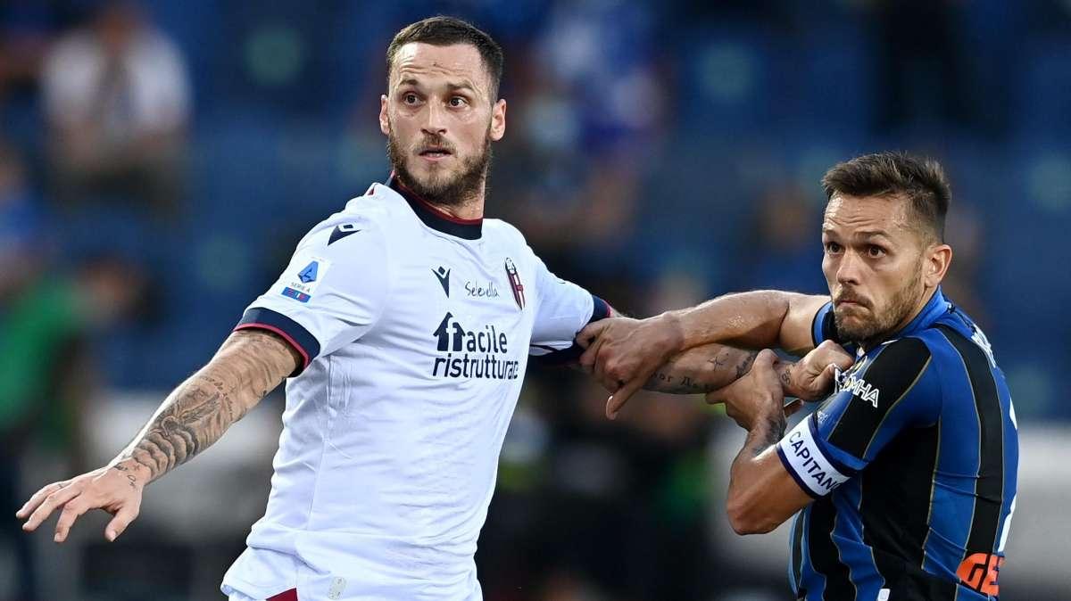 Allenamento sotto la pioggia per il Bologna, differenziato per Arnautovic