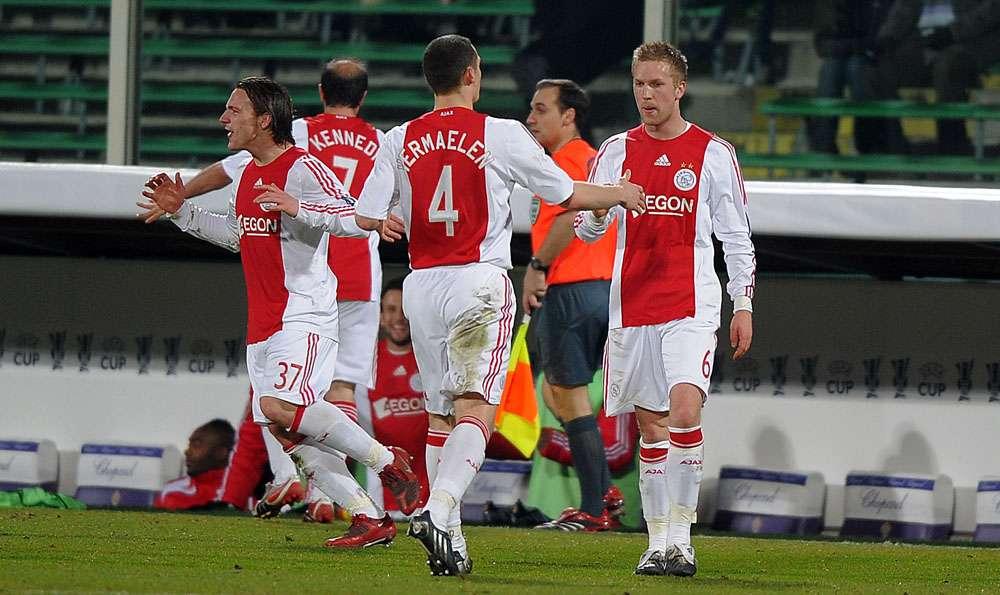 Invasione di tifosi dell'Ajax al Toro Store 