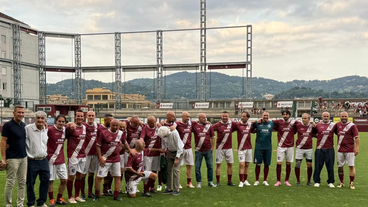 LIVE - La Partita della Leggenda: 2700 tifosi nel nome del Fila, finisce 10-7 per gli ex giocatori del Toro