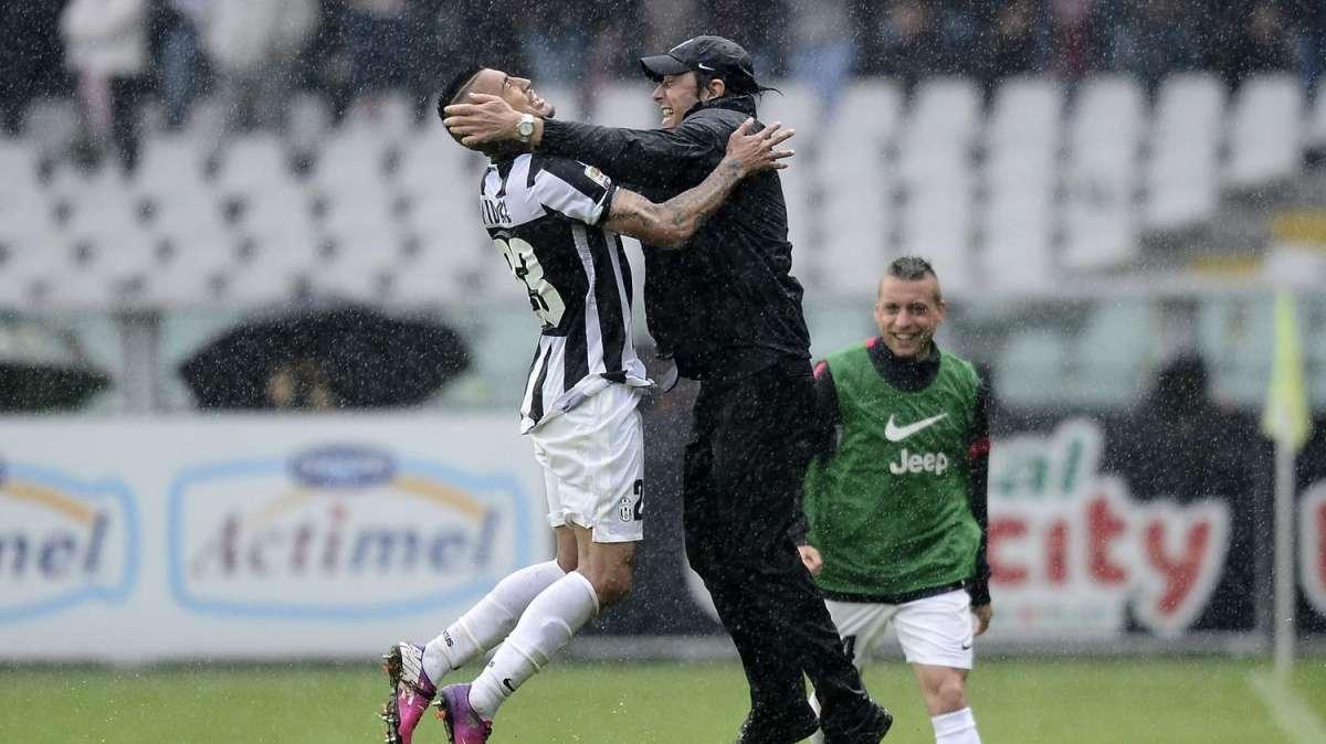 Conte e la festa gobba: "Ormai allo scudetto mancano solo le virgole"