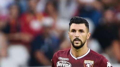 Ora Soriano rischia anche la multa. Per un paio di like