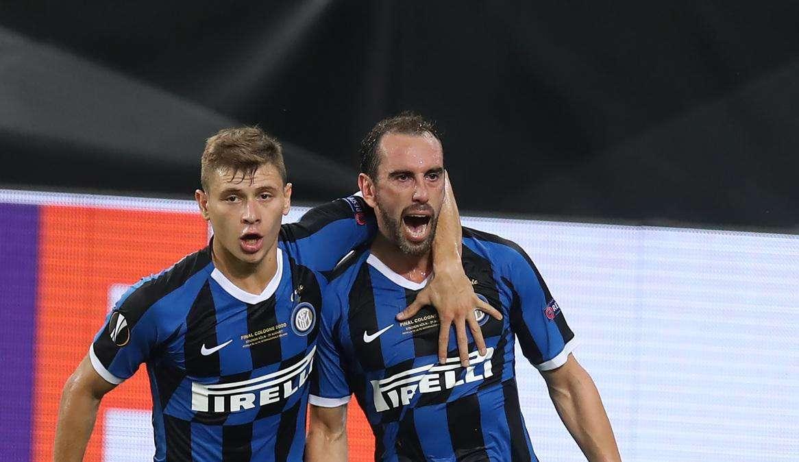 Il Cagliari ufficializza Godin, ora Conte vuole il granata Izzo