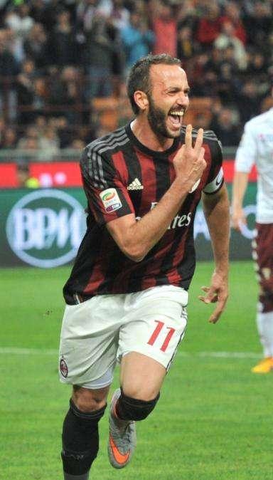 Pazzini, corsa a tre. Piace anche al Torino 