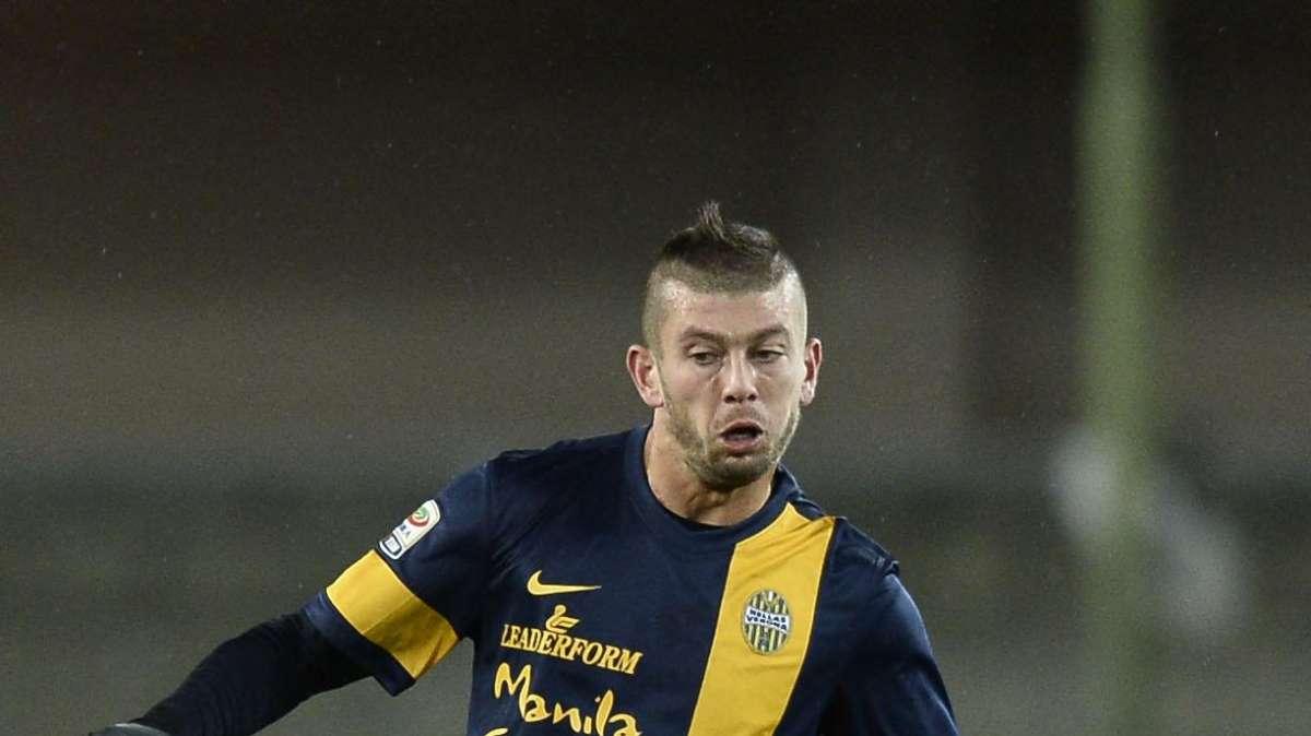 Hellas Verona, in tre per un posto a centrocampo
