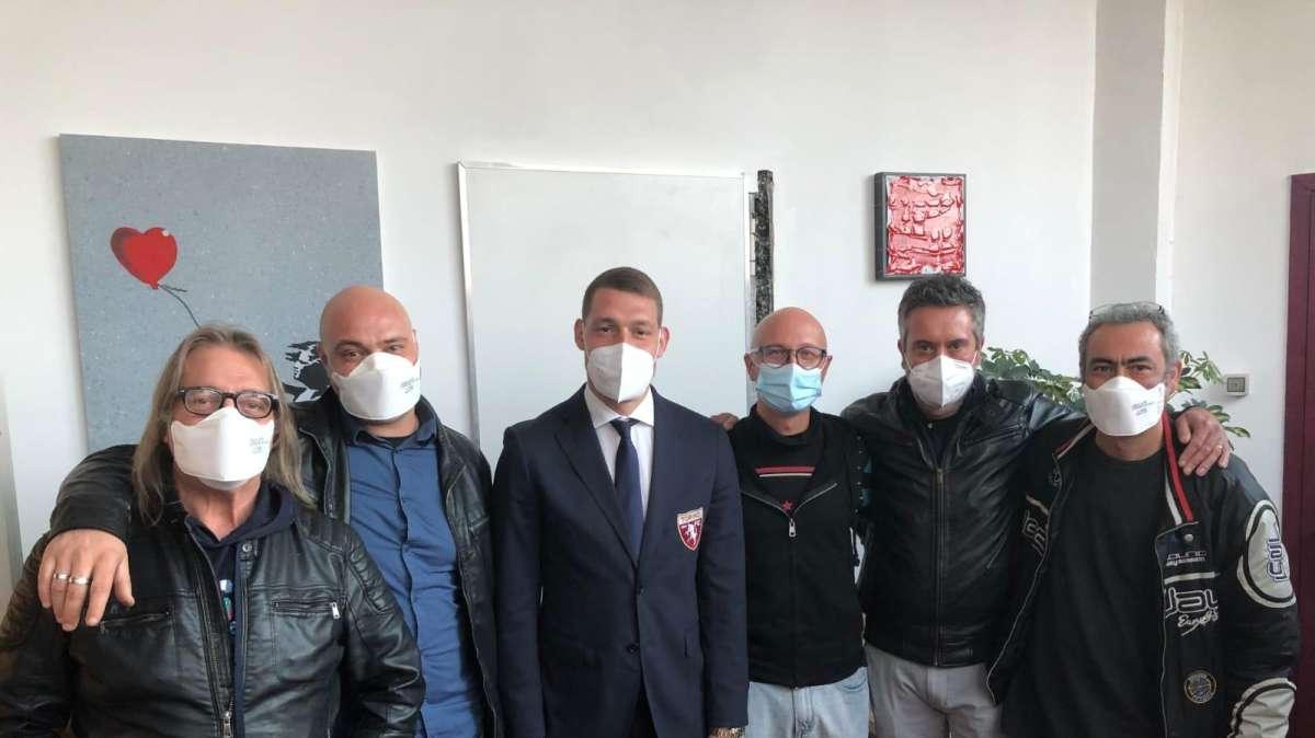 Altro indizio dei Sensounico per il Natale 2021