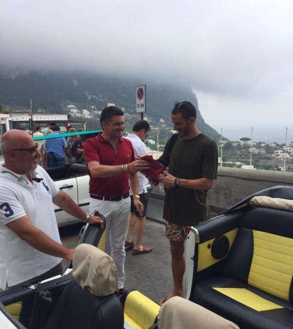 Il TC Capri regala il vessillo granata a Lorenzo Bonucci 